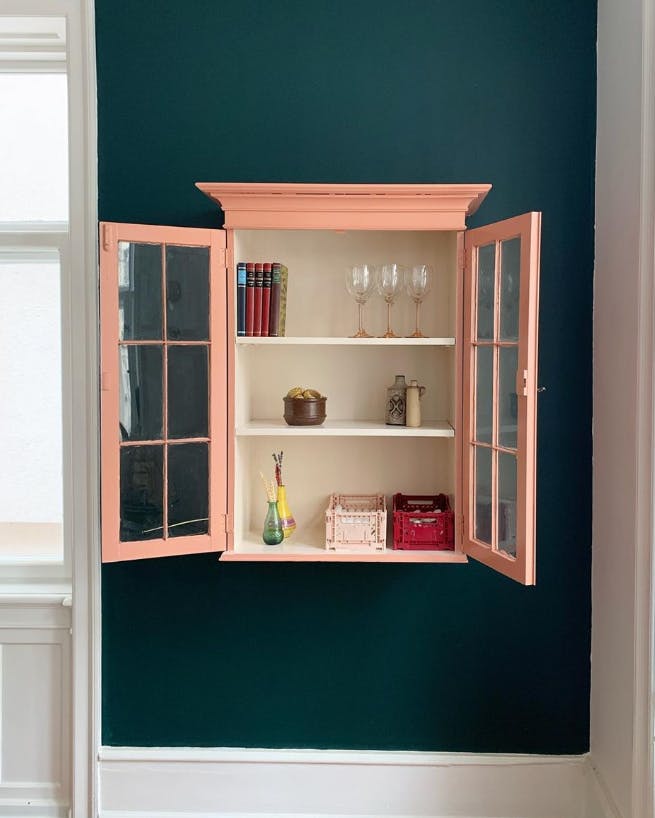 voressmil 9Xllf7DkUwTePdzj Malt vitrineskap